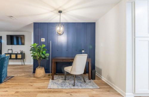 Ballantyne 3BR House, PrivateYard, Work Desk & 1 Gig Wi-Fi - Foto 1