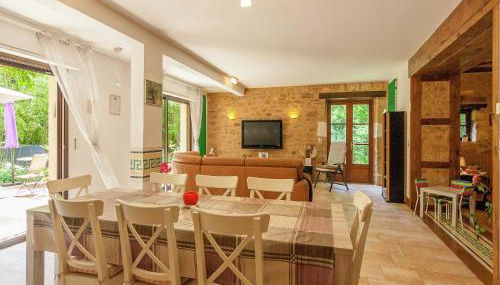 Spacious farmhouse with private heated pool in a rustic garden - Foto 3