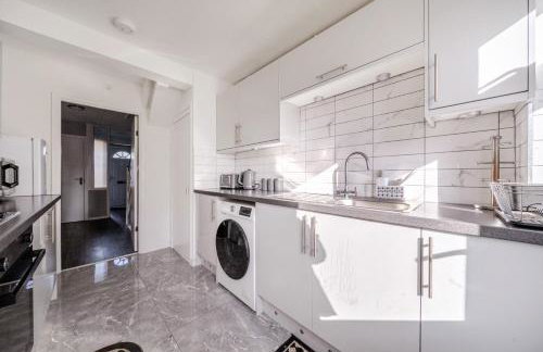 Luxury 3-Bedrooms House With Parking - Foto 14