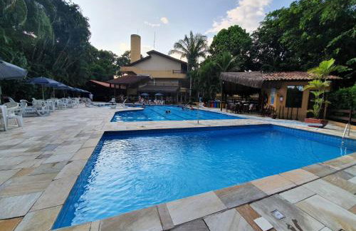 Fabuloso flat 241, Amarílis, Riviera de São Lourenço 3 Piscinas climatizadas carregador veiculo eletrico 2 quartos sendo uma suíte internet 500mb Adega, cozinha equipada completa, serviço de praia fim de semana limpeza trocas de toalhas, - Foto 45