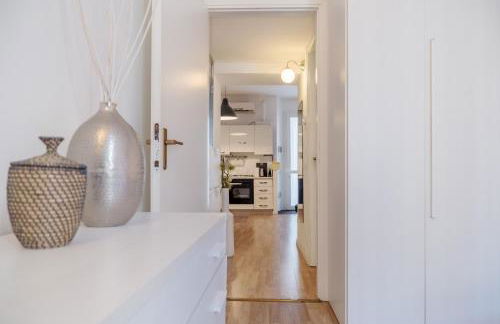 Charming Milanese Apartments - Photo 26