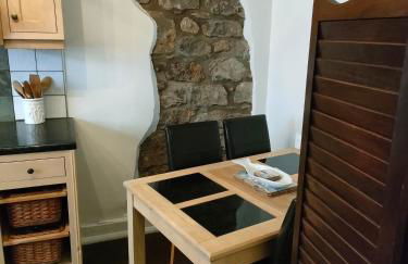 Fishermen's cottage with log burner, 2 bathrooms & sea views from garden terraces - Foto 14