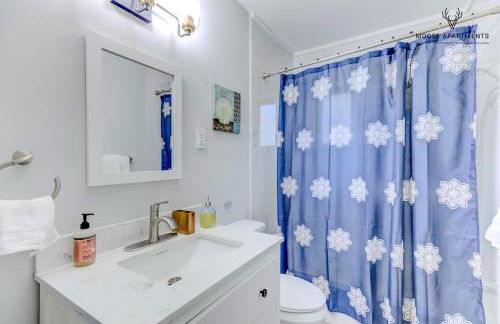 The Moose #8 - Modern Luxe Loft with King Bed & Free Parking & Wifi - Foto 22