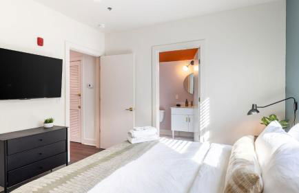 36 Guests on Music Row Bachelorette Suites Glam Room 5 Minutes to Downtown - Foto 67