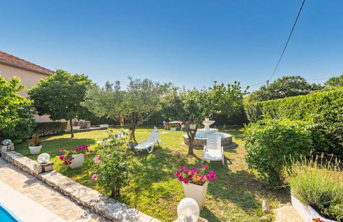 Four-Bedroom Holiday Home Lovinac With An Outdoor Swimming Pool 09 - Foto 25