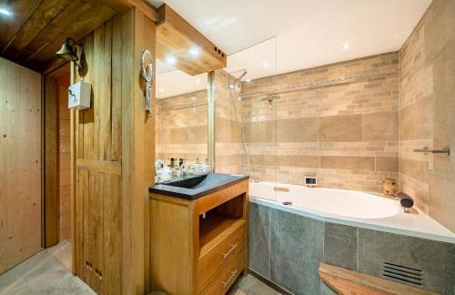 Chalet Ananda avec Sauna, Baignoire Balnéo et Terrasse - Photo 9