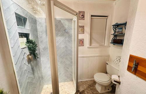 Beachside Get-A-Way - Walk to the Beach - 3 Bedroom 2 Bath - Foto 16