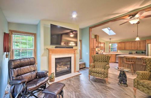 Tranquil Cabin Getaway Near Red Cedar Lake! - Foto 5