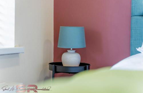 Comfortable 1-Bed House, Sleeps 4, Fast Wi-Fi with Private Garden and Free Parking - Foto 39