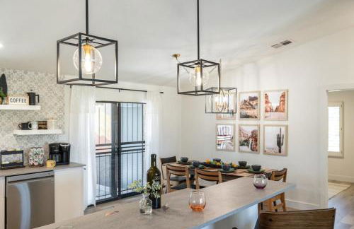 Bus Stop Saloon - Cave Creek with Spa - Photo 18