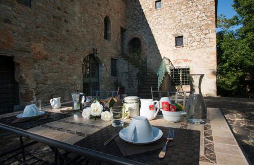 Tenuta Folesano Wine Estate 13th century - Photo 12