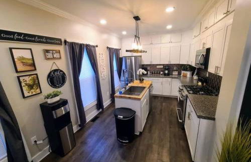 Downtown Kzoo with 3rd Floor Arcade Room - Foto 70