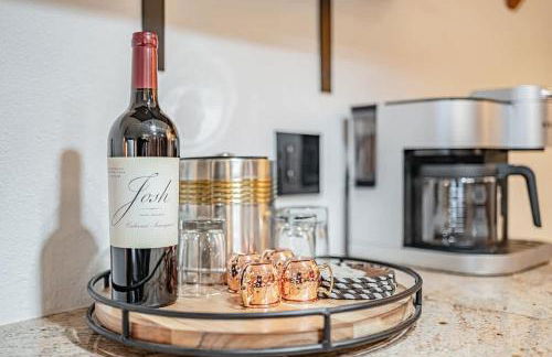 Upscale Couple's Getaway Hot Tubs - Foto 14