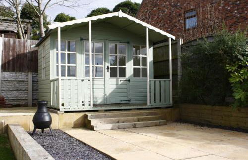 Luxury Bungalow, 3 bedrooms, 5 beds, sleeps 8, transport links, parking, Wi-Fi - Foto 21
