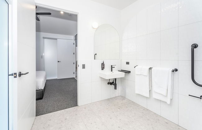 Clare Hillside Apartments - Photo 41