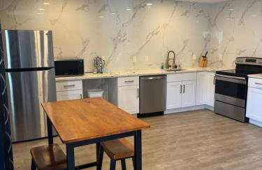 Hip & Quirky Montrose Flat with Pool Access & Parking - Foto 3