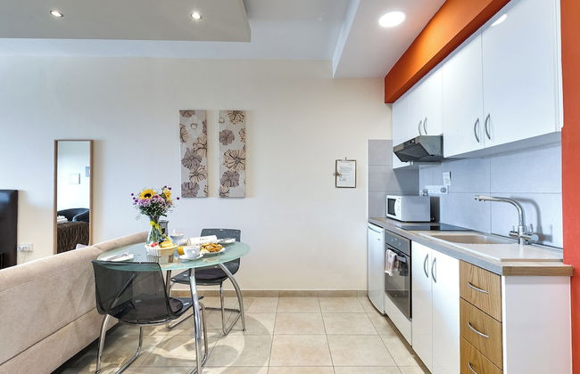 Hill View Restaurant & Apartments - Photo 28