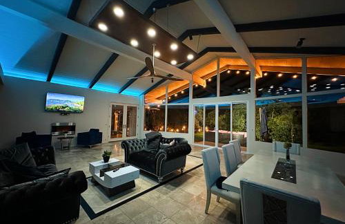 Private Pickleball Villa, Pool Oasis & Chic Casita - Foto 13