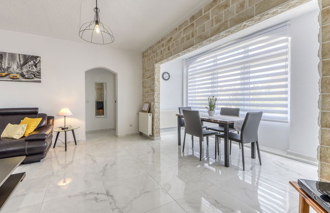 4 bedroom House in Castelló d'Empúries with private pool and garden - Photo 23