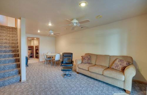 Lakefront Birchwood House with Deck and Fire Pit! - Foto 15