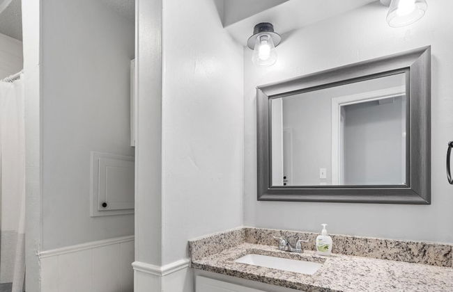 Spacious 8BR Modern Retreat Pool Table RV - Photo 26