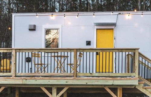 Modern Tiny House with hot tub & river near Stowe - Foto 1