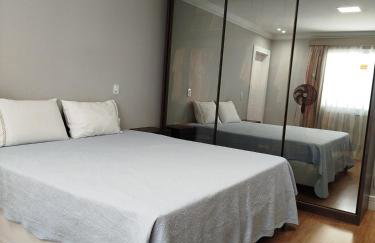 Casa Teresópolis perto do centro com três suítes e piscina - Foto 30