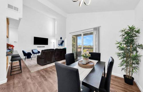 Modern Bay Area Retreat | Balcony + Private Patios - Foto 2