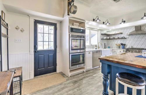 Renovated Farmhouse w Mountain Views and Fire Pit - Foto 16