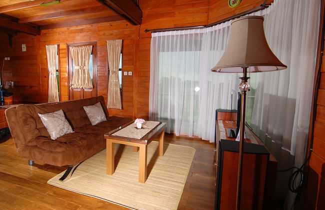 Villa ChavaMinerva Kayu - Ciater - Foto 11