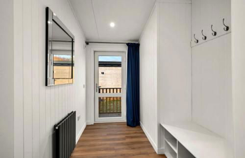 Finest Retreats - Silverwood Premium Chalet - Photo 5