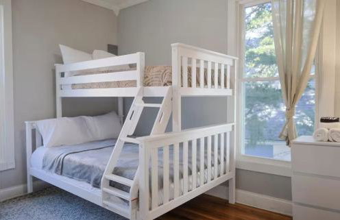 Spacious Home Downtown - Children's Hospital, Pets - Foto 32