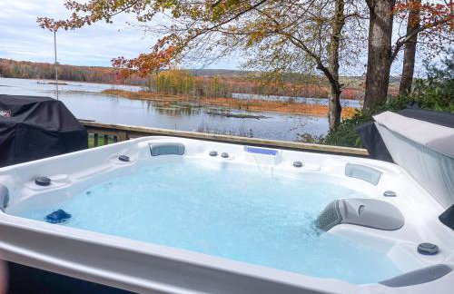 Lakefront Family Home, Kayaks, Hot Tub, Fireplace - Foto 34