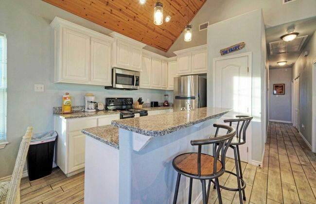 Group Getaway w/ Pool, Boat Dock 2 Homes Laguna Village Retreat by Avantstay - Foto 10