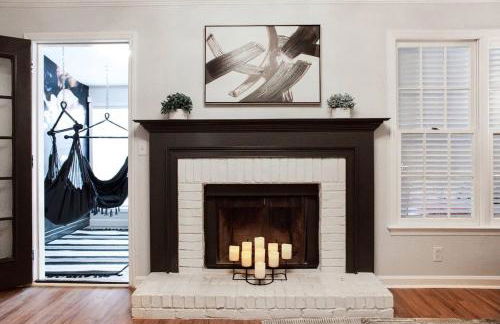 Lux Home-mins to Truist Park wKing pet friendly - Foto 27