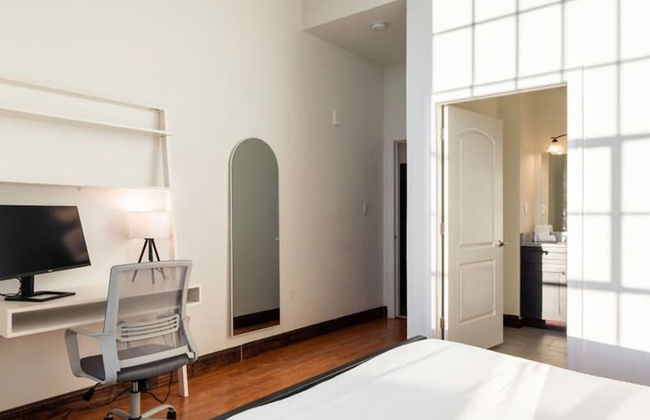 Sosuite 3BR Apt w Balcony, W/d, Gym, On-site Bar - Foto 30