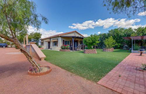 Idyllic Las Vegas Oasis with Outdoor Pool! - Foto 27