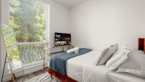 Walk to UT & SXSW 3BR Apt Near Downtown with Free Parking & Hi Speed WiFi - Foto 3