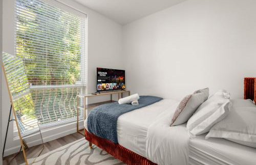 Walk to UT & SXSW 3BR Apt Near Downtown with Free Parking & Hi Speed WiFi - Foto 3