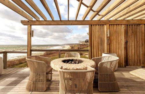 Surfside Villa by Rove Travel - Oceanfront Home with Hot Tub - Foto 5