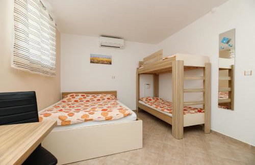 Villa Lavanda - family friendly, beachfront - Photo 14