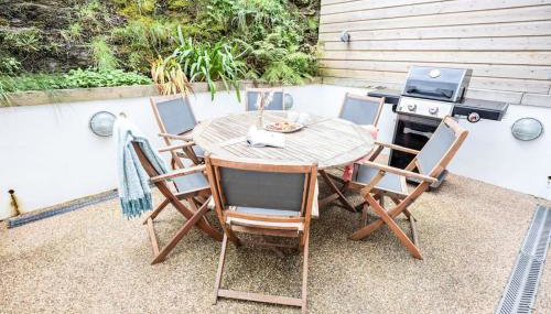 Beach Lovers Paradise in Portreath - With Sea Views & Log Burner just 100m from beach - Foto 5, Garden