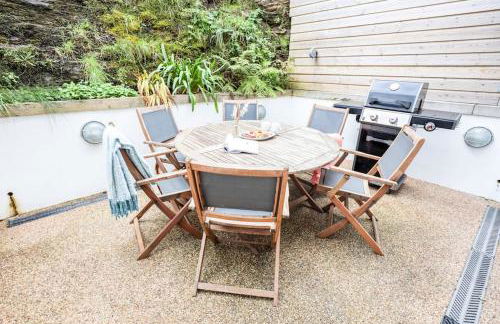 Beach Lovers Paradise in Portreath - With Sea Views & Log Burner just 100m from beach - Photo 5