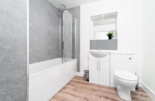 Stylish Apartment - 2 Bedrooms - Balcony - Parking - Netflix - Wifi - 7MC - Foto 35