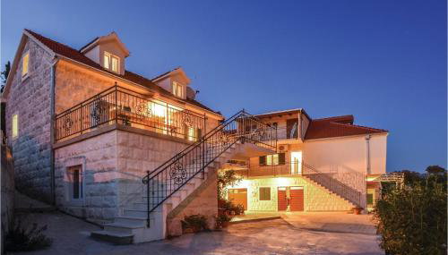 10 Bedroom Beautiful Home In Kucice - Foto 2