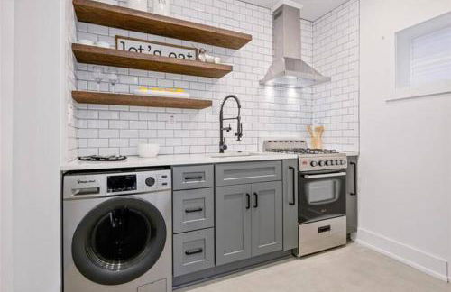 Lux Stay's Modern Loft Style Tiny Home in ATL - Foto 14