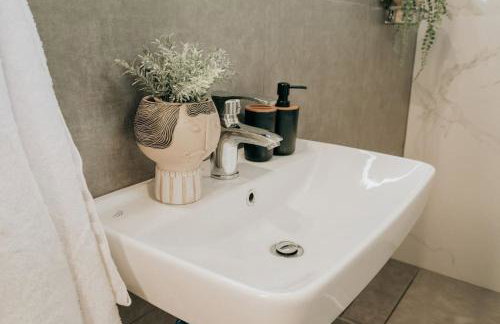 Sophia's Coastal Retreat - Photo 35