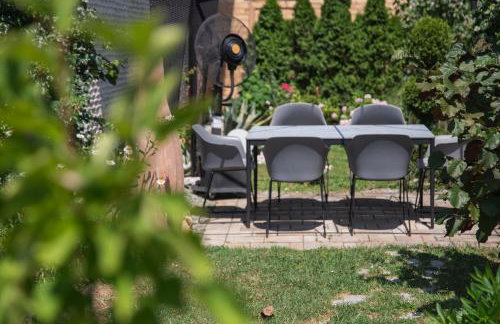 Apartment PLAZA -Wallbox 11kW- Private SPA- Jacuzzi, Infrared Sauna, Luxury massage chair, Parking, Entry with PIN 0 - 24h, FREE CANCELLATION 24 hours before Check In,Premium pillows and mattress - Photo 48