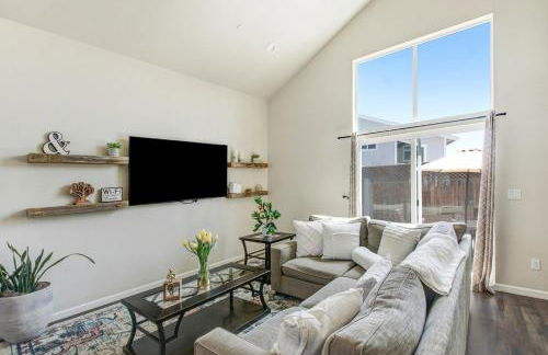 Game Night Meets Wine Country Elegance - Foto 18