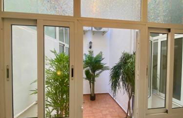 CASA NATY, Espacioso Renovado Apartamento en el Centro de Malaga - Photo 13